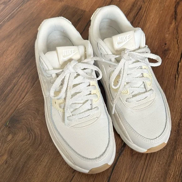 Nike White Air Max 90 LV8 Platform Size 7 - Picture 3 of 8